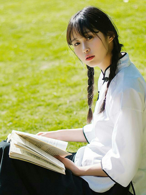 kaiyun体育综合-英超边路快攻频频奏效，现象级表现引关注，英超顶级边锋